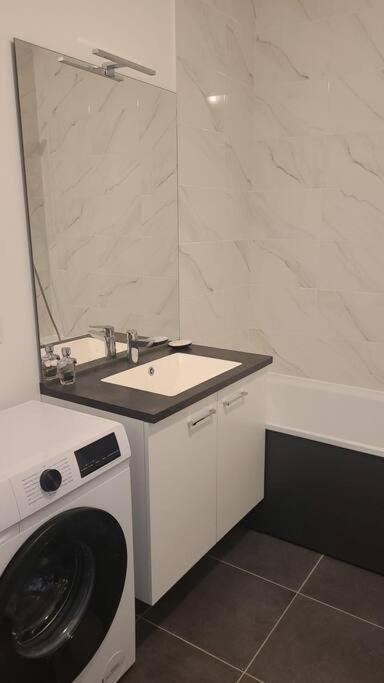 Appartement Chic 5 Min Disneyland/Vallee Village Серри Экстерьер фото